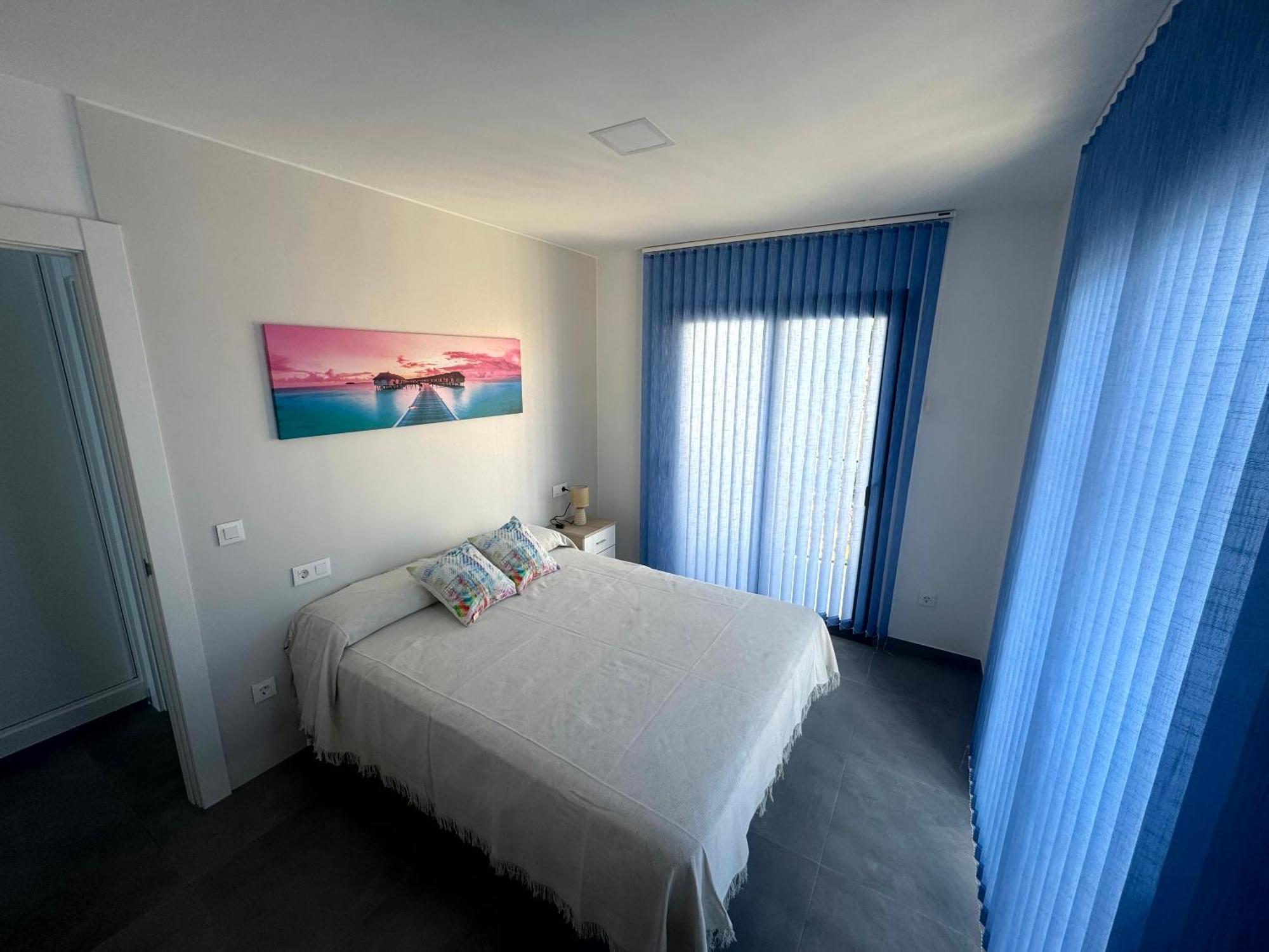 Precioso, Luminoso Y Maravilloso Con Piscina Junto Al Mar Y La Playa En