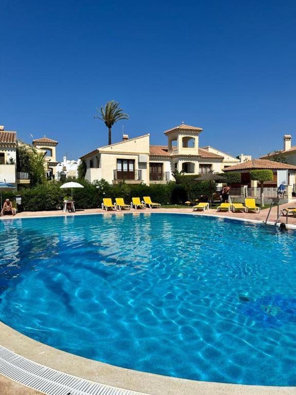 Precioso, Luminoso Y Maravilloso Con Piscina Junto Al Mar Y La Playa En Apartament *
